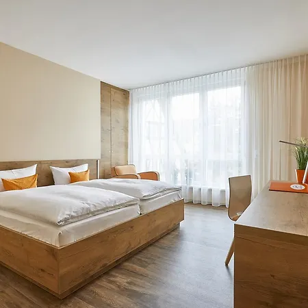 Hotell Goll Niefern-Öschelbronn